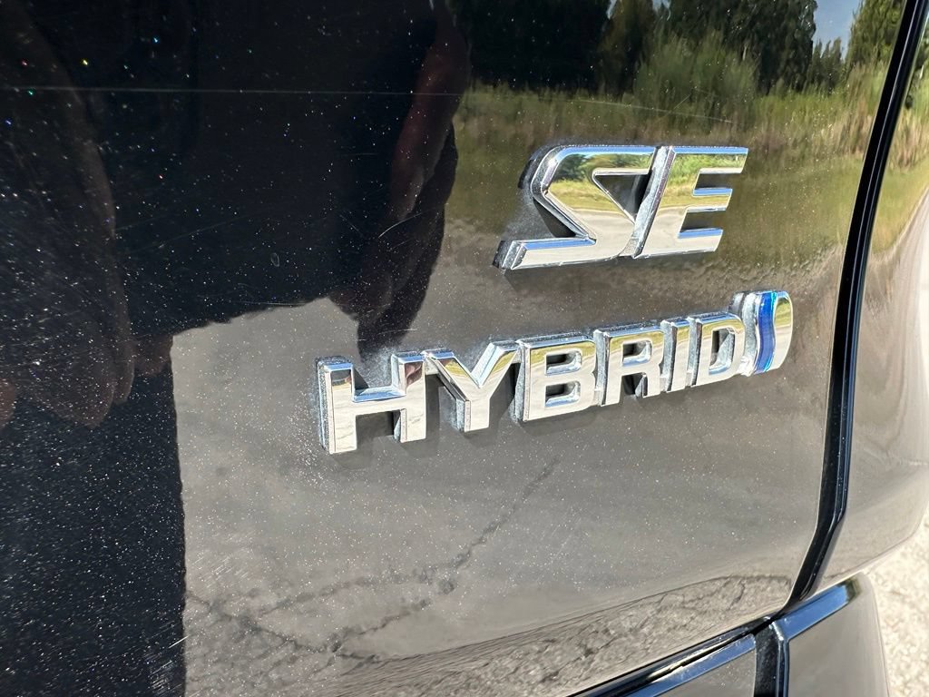 Used 2024 Toyota RAV4 SE AWD/4WD image 11