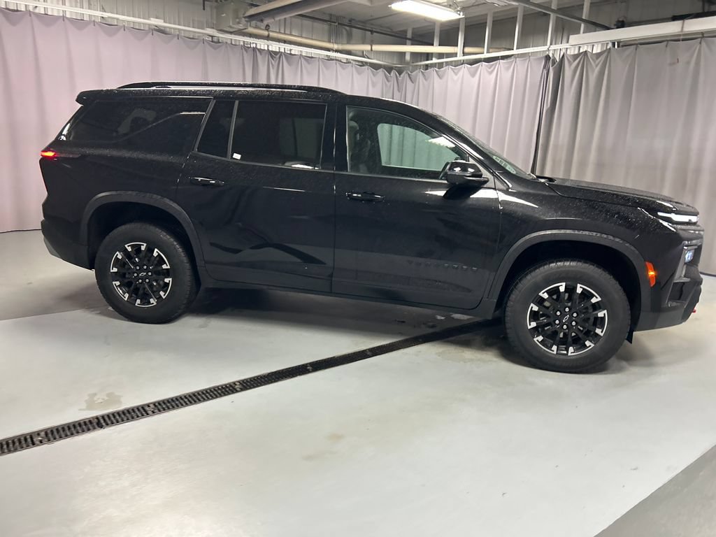 Used 2024 Chevrolet Traverse Z71 w/ LPO, Floor Liner Package AWD/4WD image 8