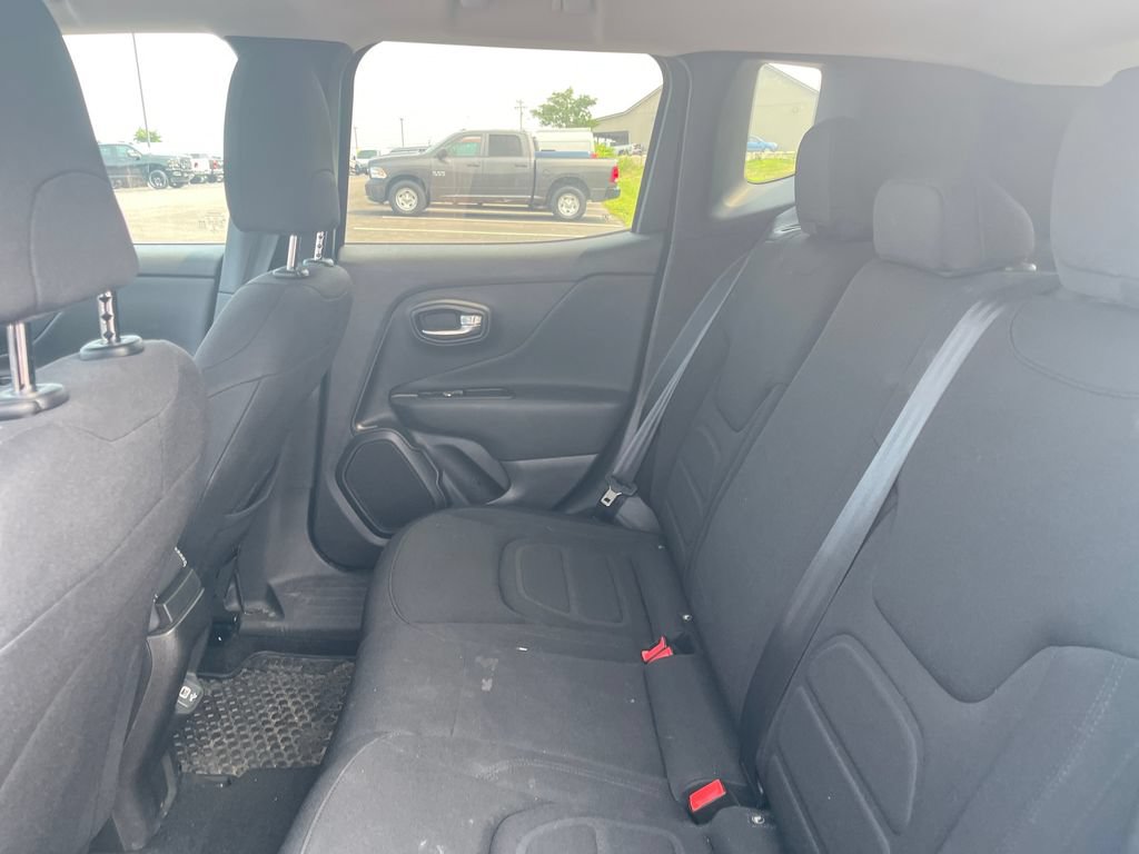 Used 2022 Jeep Renegade Latitude AWD/4WD image 24