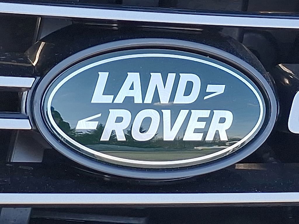 New 2026 Land Rover Range Rover Long Wheelbase SE image 18