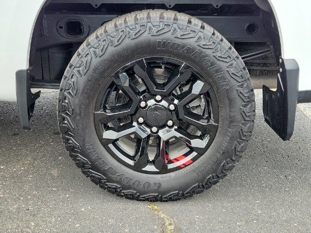 Certified 2024 Chevrolet Silverado 1500 LT w/ Z71 Off-Road Package AWD/4WD image 37