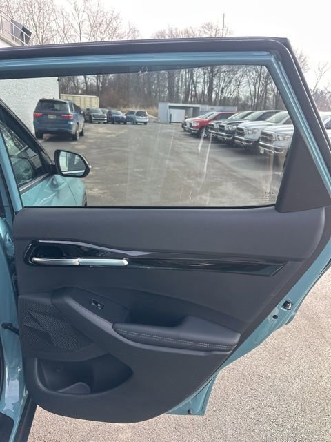 Used 2024 Kia Seltos S image 32