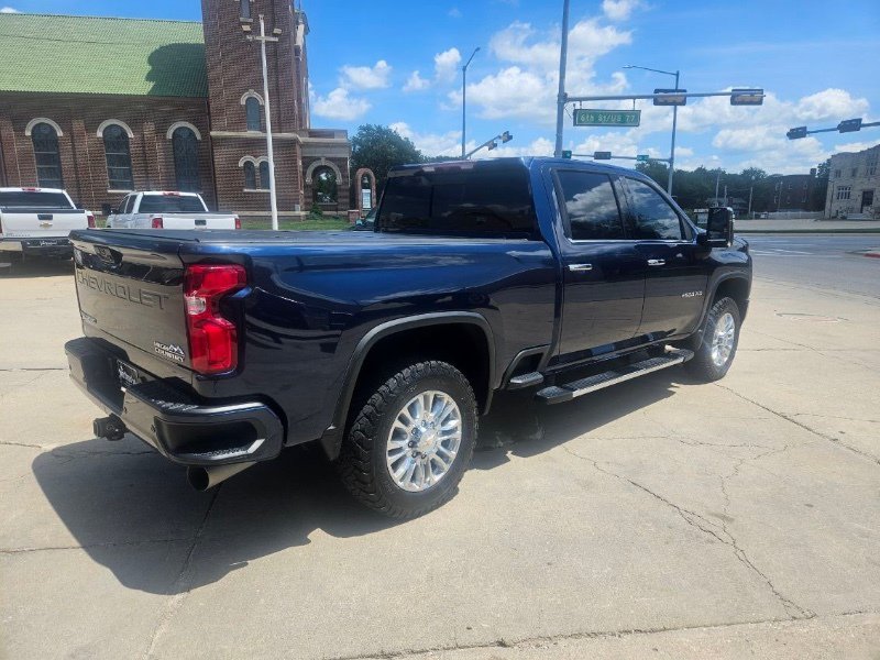 Used 2023 Chevrolet Silverado 2500 High Country w/ Z71 Off-Road Package AWD/4WD image 3