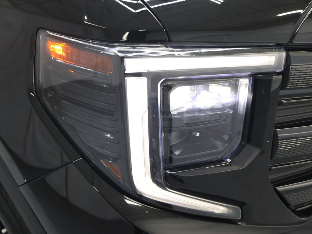 Used 2024 GMC Sierra 1500 Elevation w/ LPO, Elevation Black Package AWD/4WD image 28