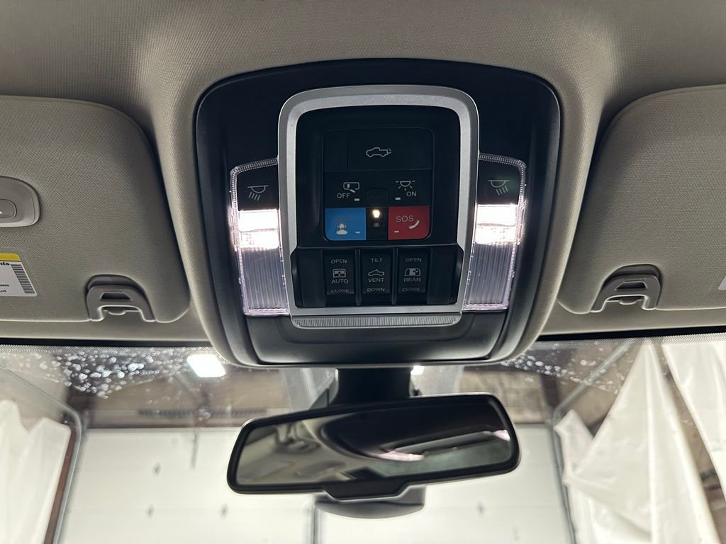 Used 2024 RAM 3500 Laramie image 37