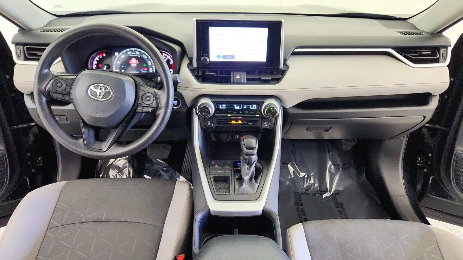 Used 2024 Toyota RAV4 XLE FWD image 25
