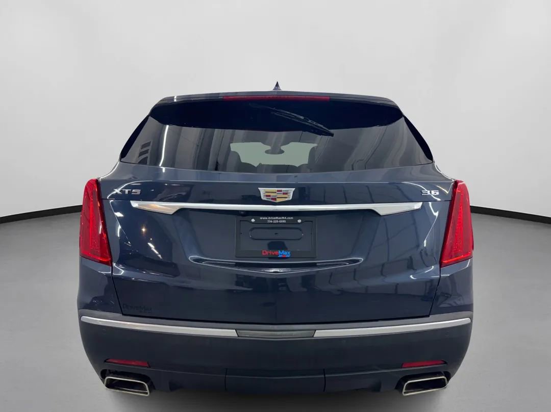 Used 2018 Cadillac XT5 Luxury w/ Driver Awareness Package image 8