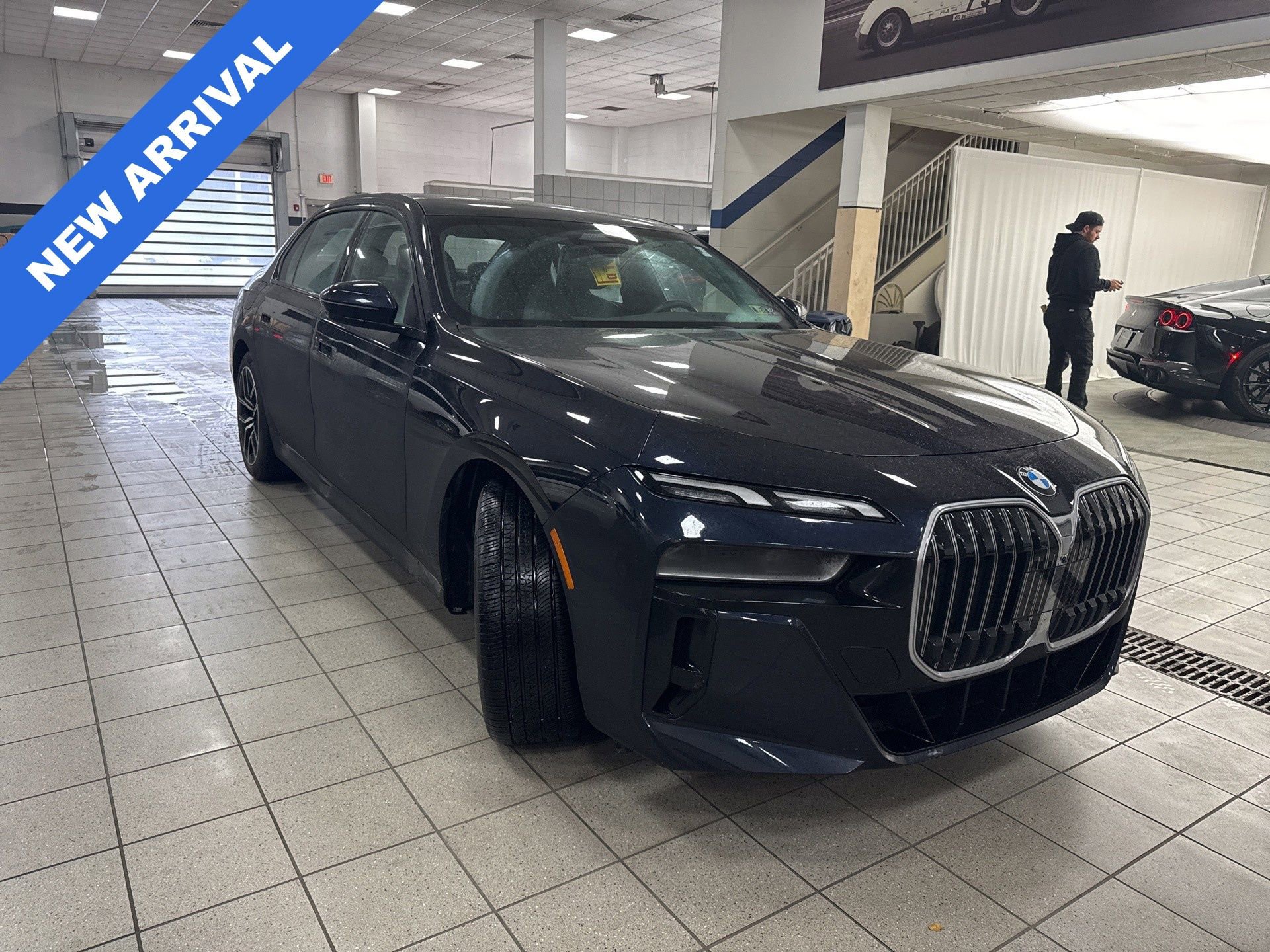 Used 2024 BMW 760i xDrive w/ Premium Package 2