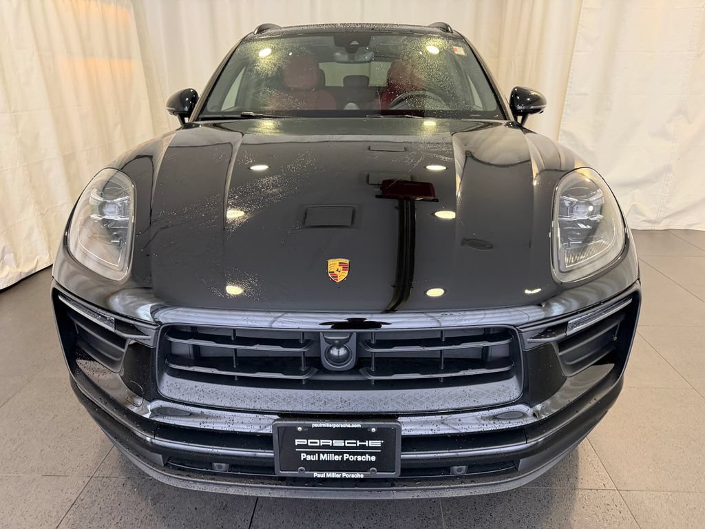 Certified 2026 Porsche Macan AWD/4WD image 6