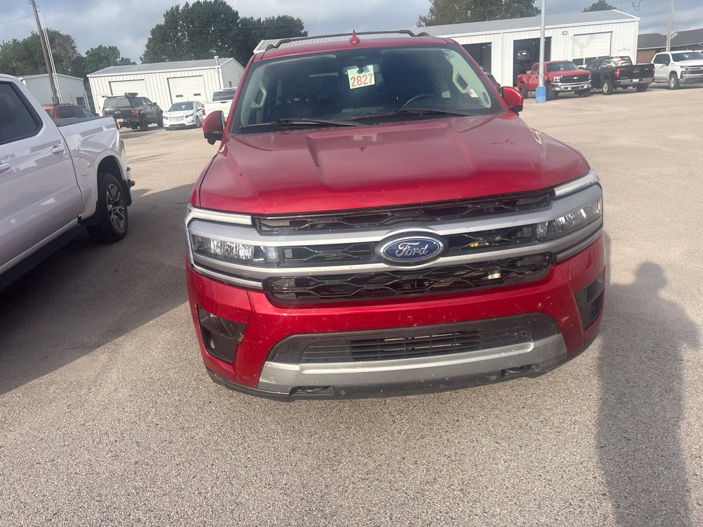 Used 2022 Ford Expedition XLT AWD/4WD image 3