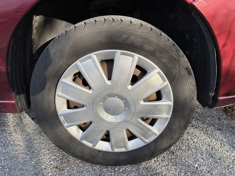 Used 2006 Ford Focus ZX4 Sedan image 17