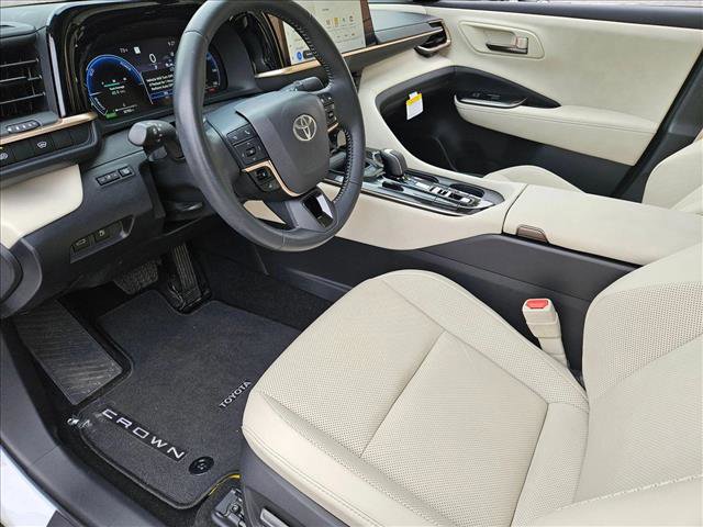 Used 2024 Toyota Crown Limited image 10