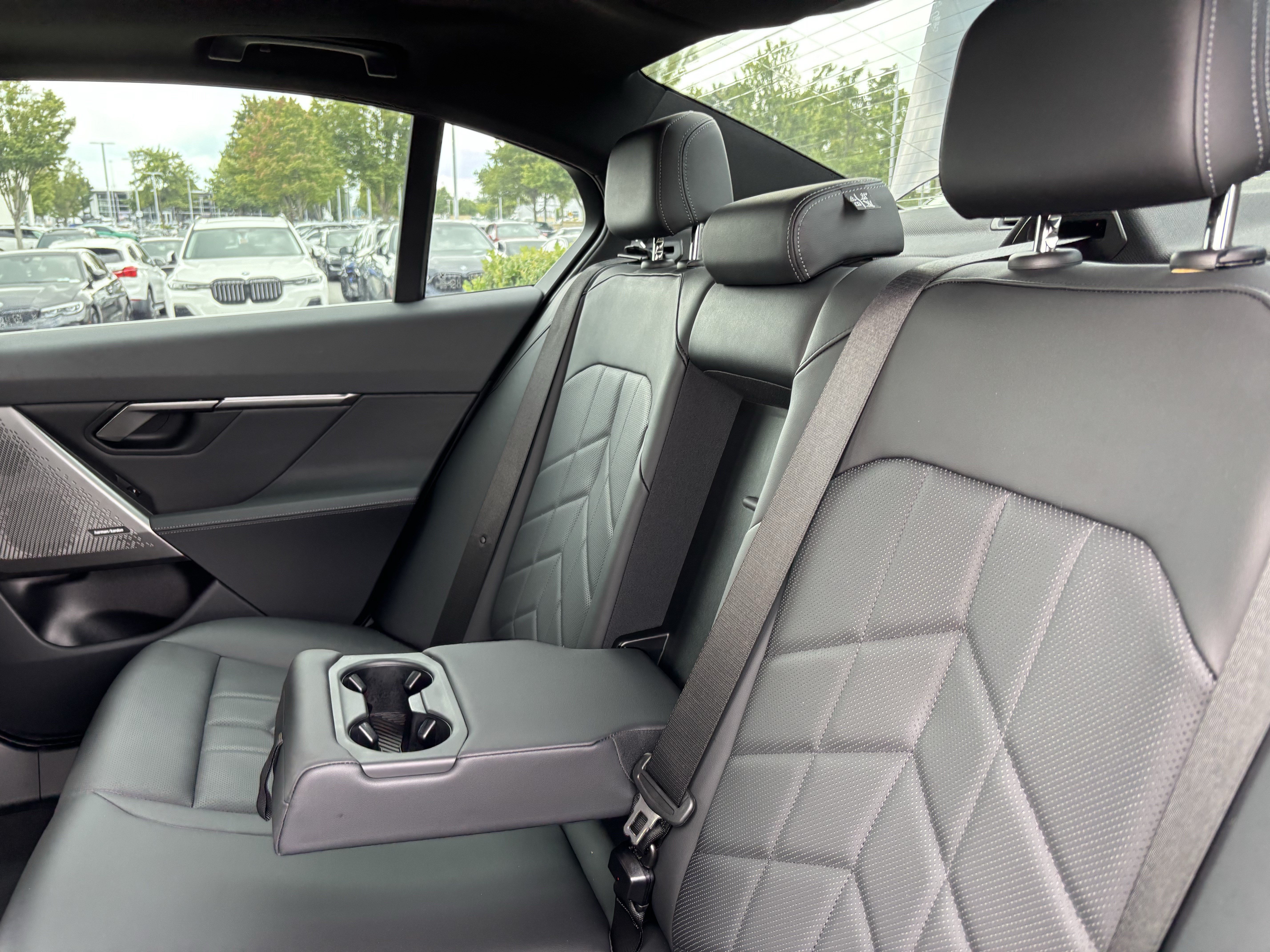 Used 2024 BMW i5 eDrive40i w/ Convenience Package RWD image 32