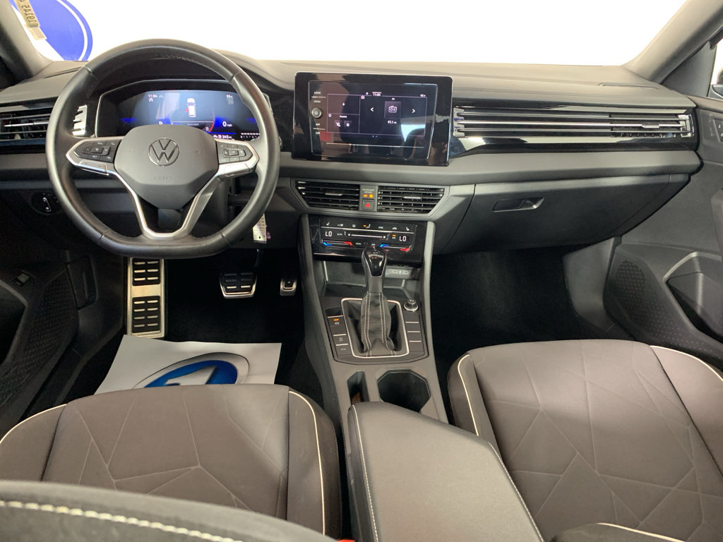 Used 2025 Volkswagen Jetta Sport FWD image 32