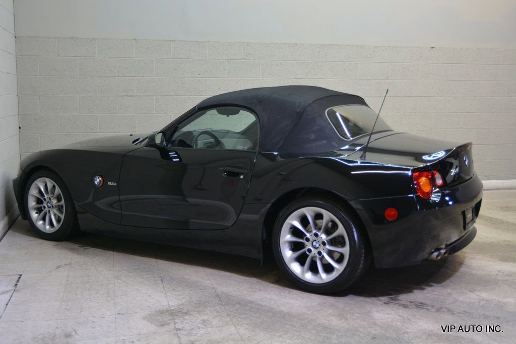 Used 2003 BMW Z4 2.5i image 26