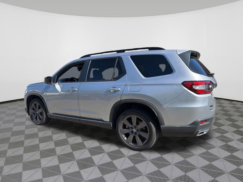 Used 2023 Honda Pilot Sport image 5