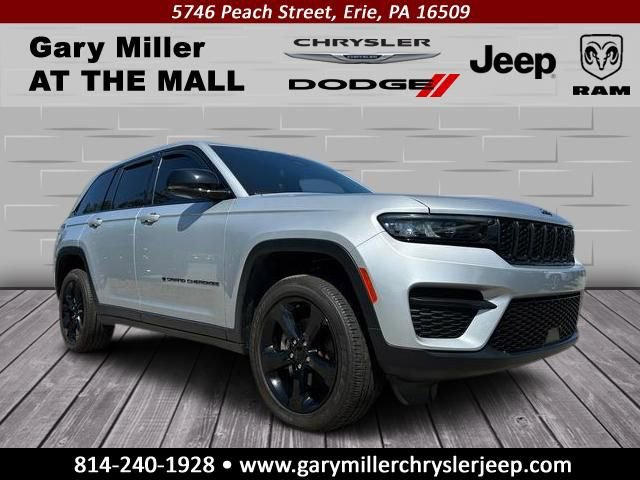 Used 2023 Jeep Grand Cherokee Altitude