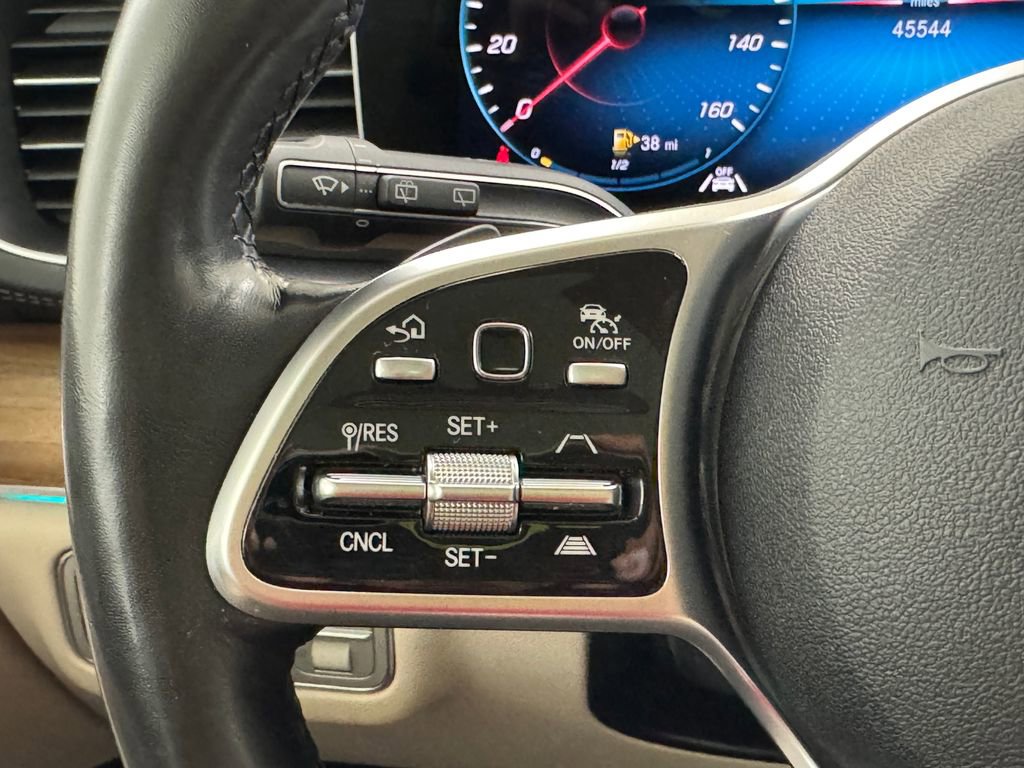 Used 2022 Mercedes-Benz GLS 450 4MATIC image 33