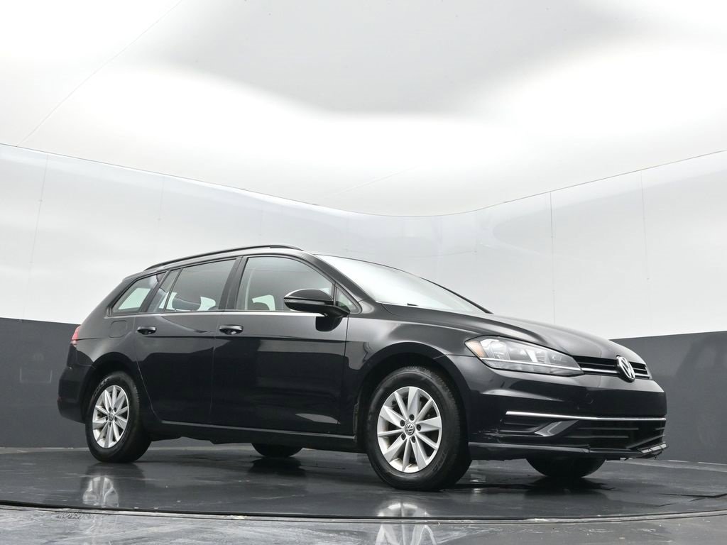 Used 2018 Volkswagen Golf S image 26