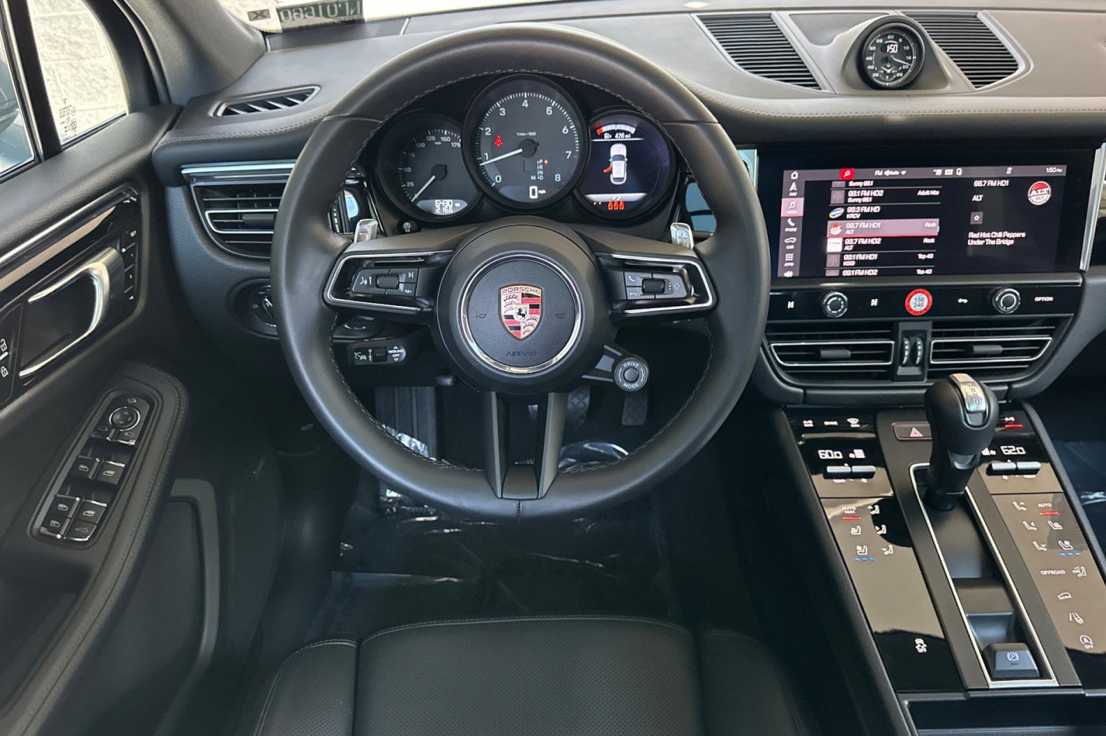 Used 2026 Porsche Macan AWD/4WD image 14