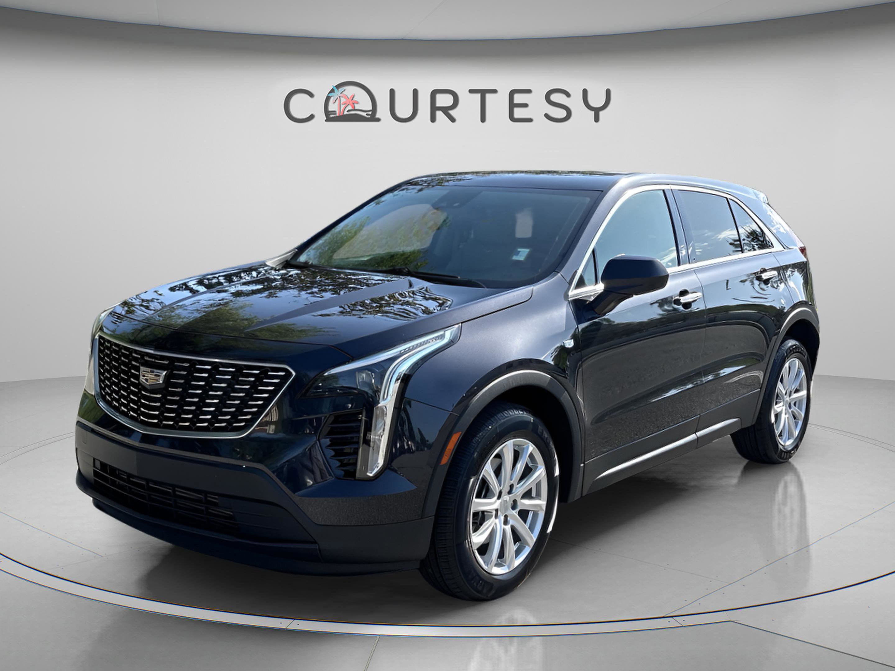 Used 2022 Cadillac XT4 Luxury AWD/4WD image 1