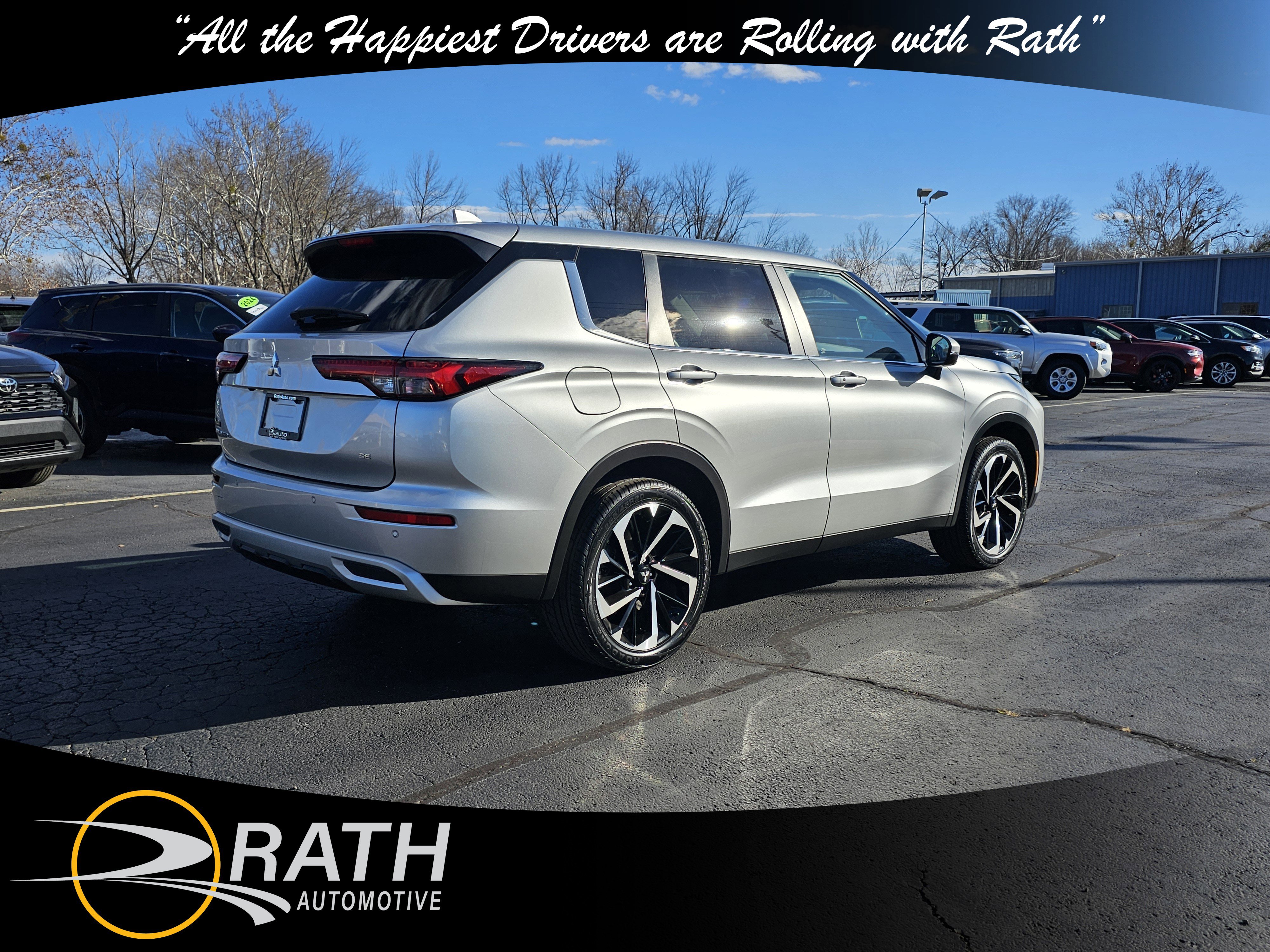 Used 2024 Mitsubishi Outlander SE image 6