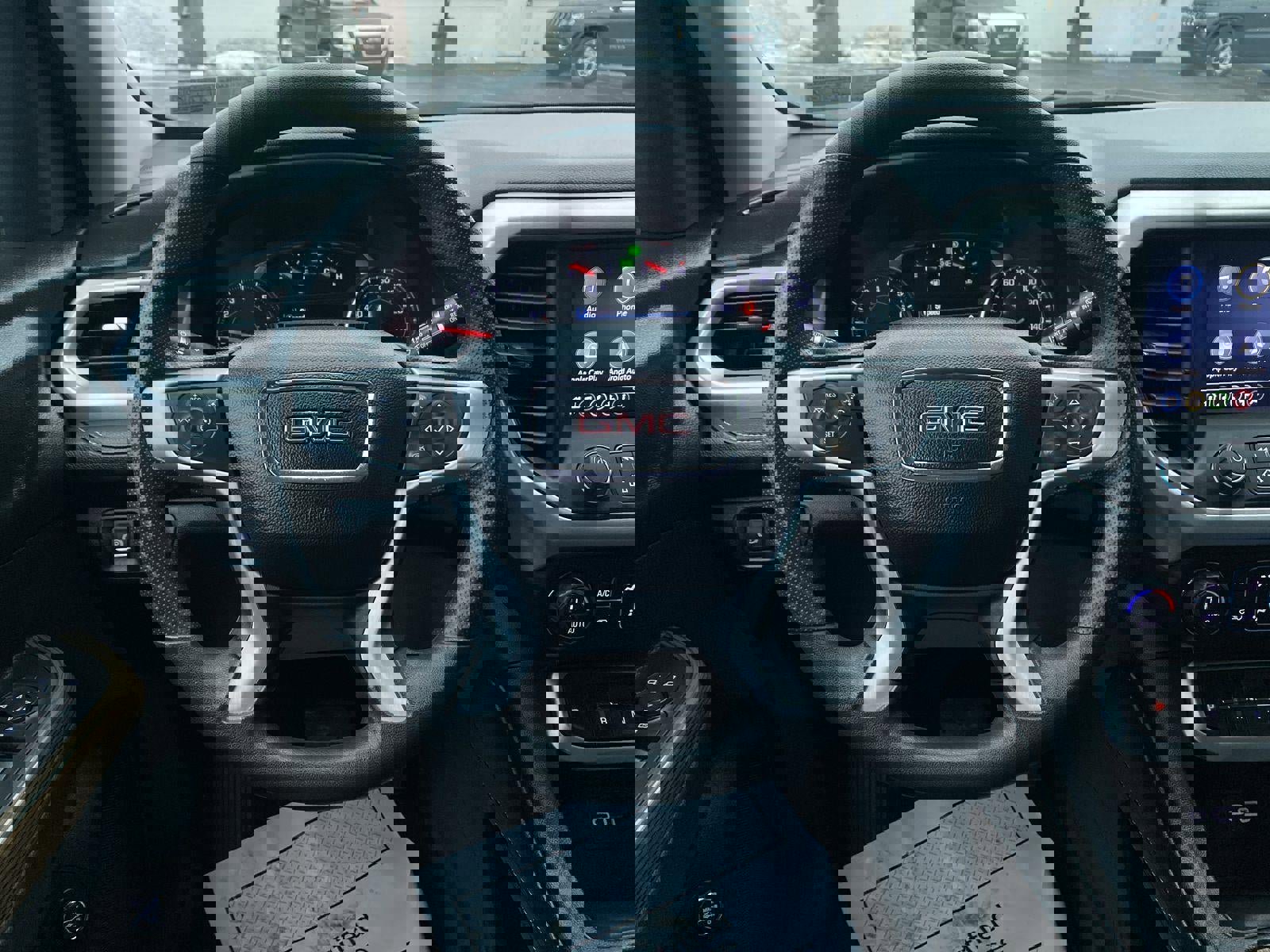 Certified 2023 GMC Acadia SLE w/ Driver Convenience Package image 2