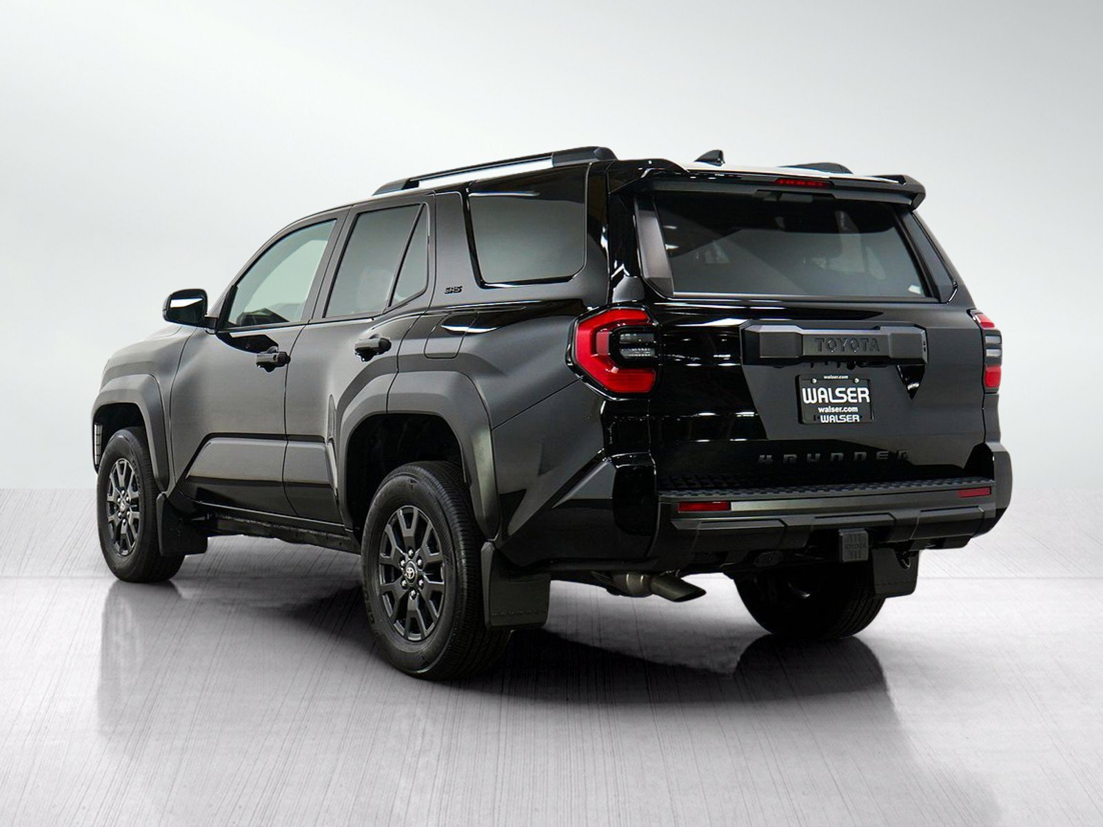 Used 2025 Toyota 4Runner SR5 AWD/4WD image 3