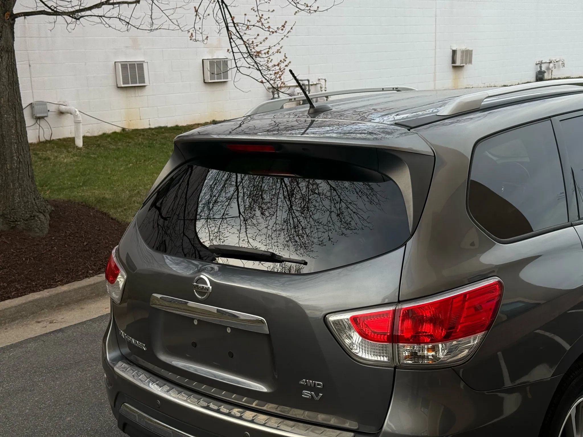 Used 2016 Nissan Pathfinder SV image 14