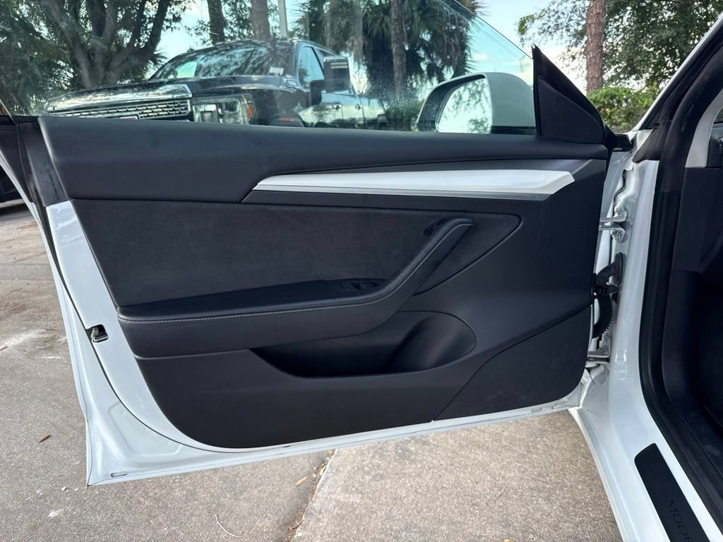 Used 2022 Tesla Model 3 Long Range AWD/4WD image 16