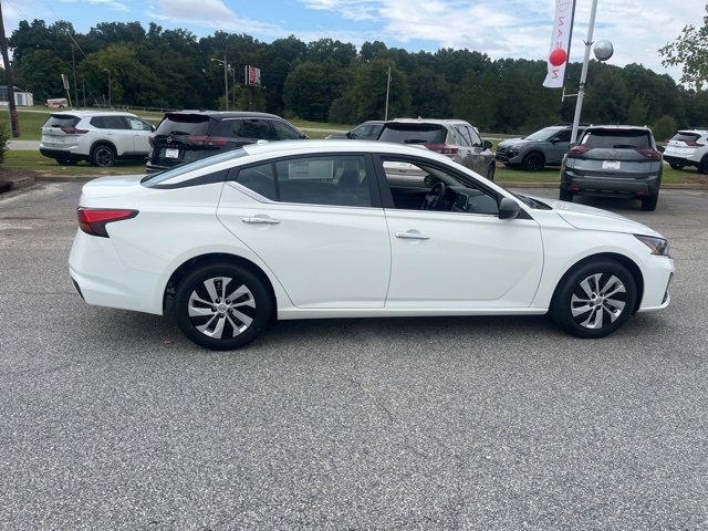 Used 2025 Nissan Altima 2.5 S image 12