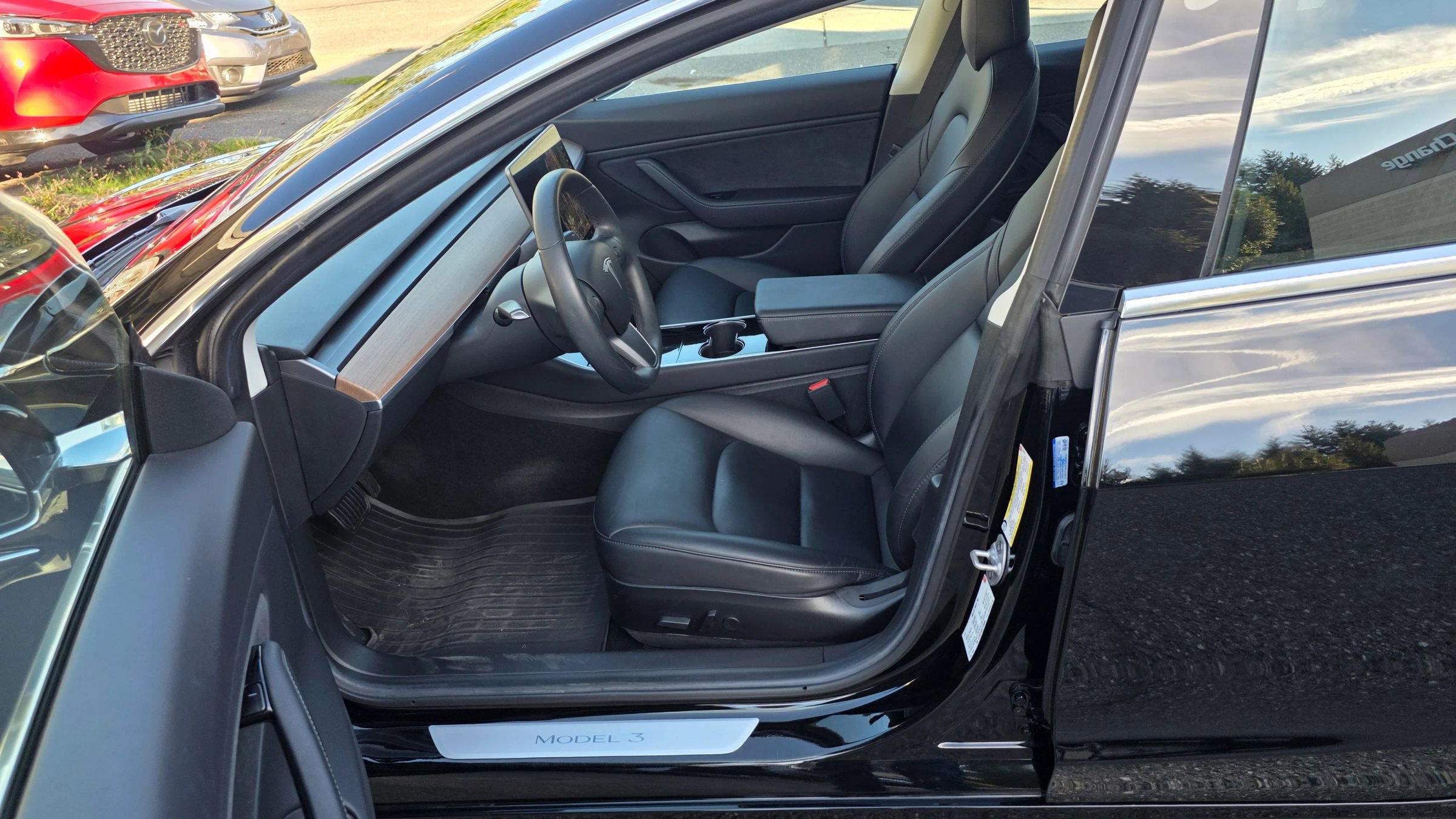 Used 2018 Tesla Model 3 Long Range image 9