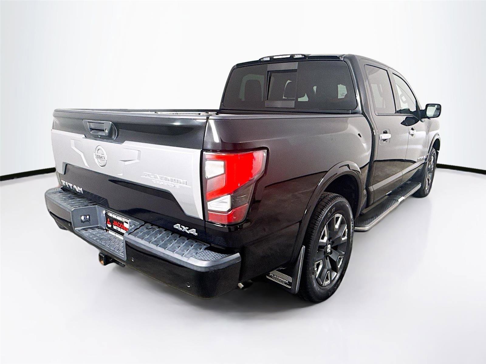 Used 2021 Nissan Titan Platinum Reserve w/ Moonroof Package AWD/4WD image 18