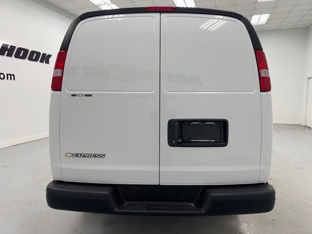 New 2026 Chevrolet Express 3500 Extended w/ Driver Convenience Package RWD image 6