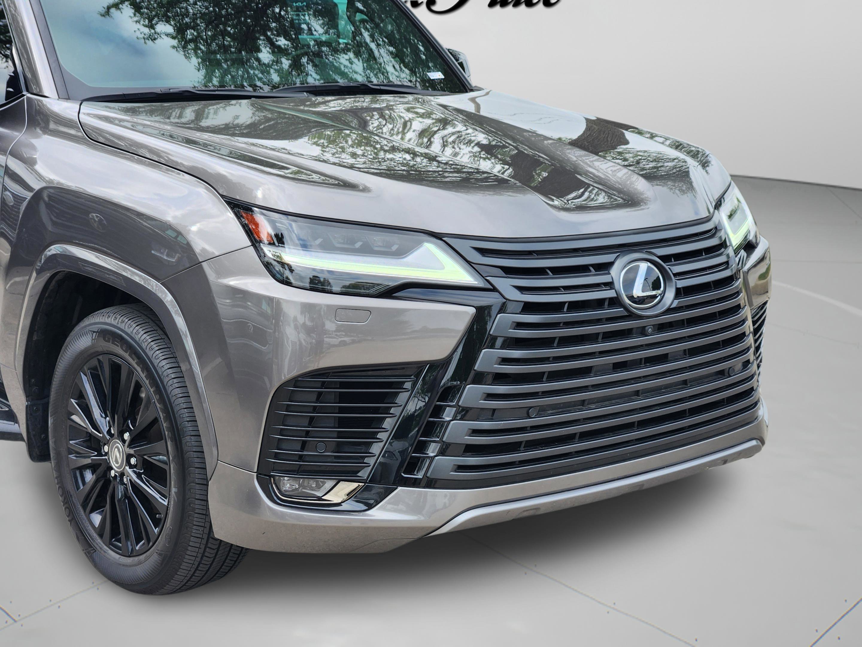 Used 2023 Lexus LX 600 4WD w/ Appearance Package image 38