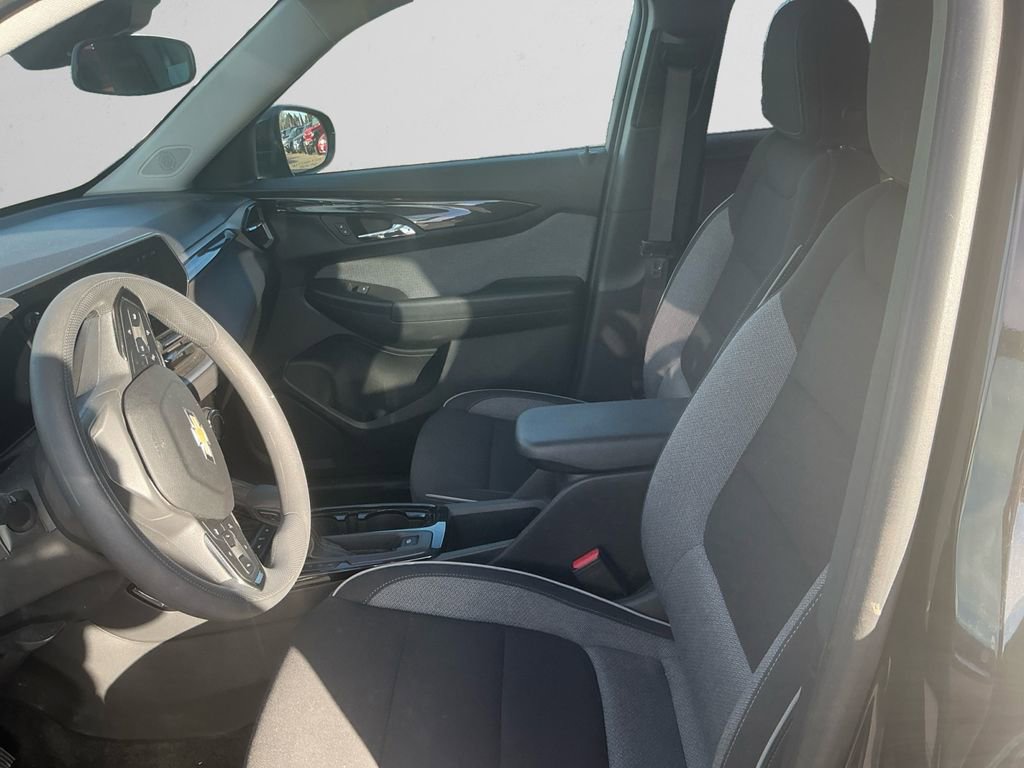Used 2025 Chevrolet TrailBlazer LT image 9