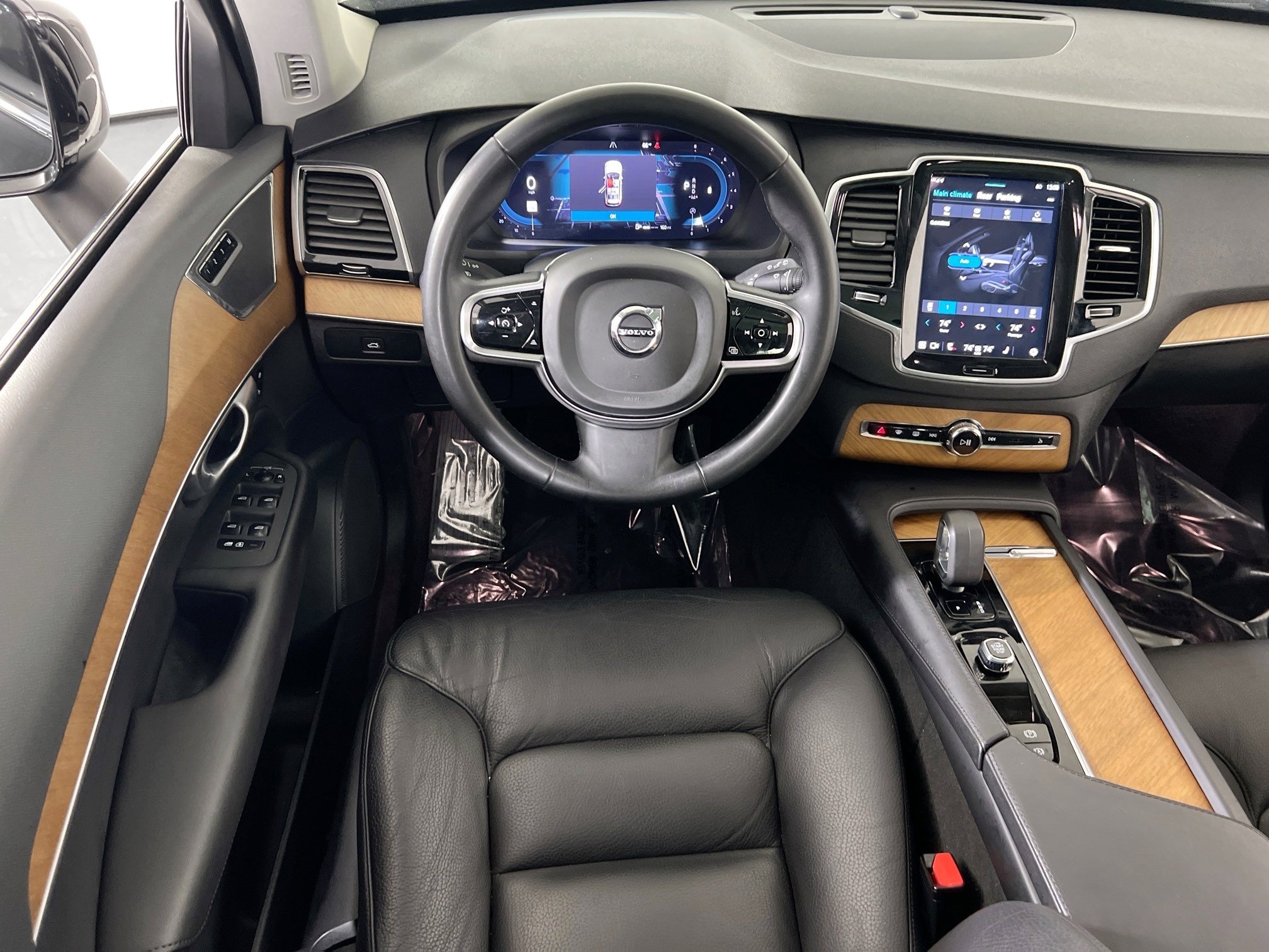 Used 2023 Volvo XC90 B6 Plus AWD/4WD image 23