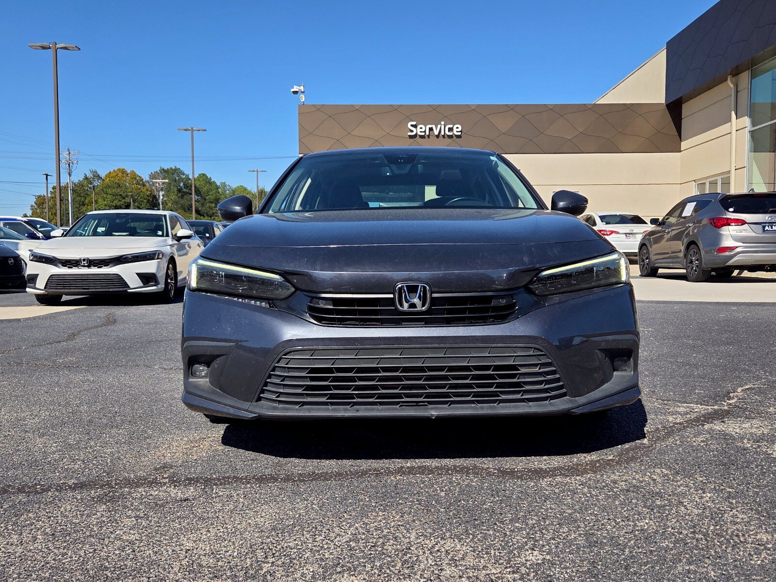 Used 2022 Honda Civic Touring image 2