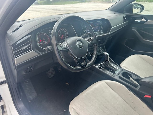 Used 2019 Volkswagen Jetta R-Line FWD image 2