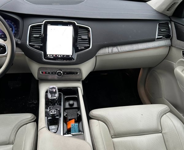 Used 2024 Volvo XC90 B6 Ultimate w/ Lounge Package image 6