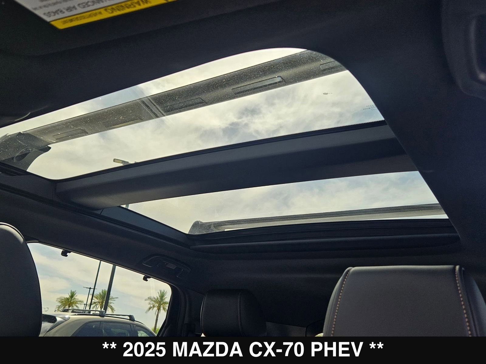 New 2025 MAZDA CX-70 Plug-In Hybrid w/ Premium Plus image 18