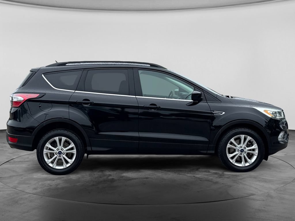 Used 2017 Ford Escape SE w/ SE Leather Comfort Package AWD/4WD image 9