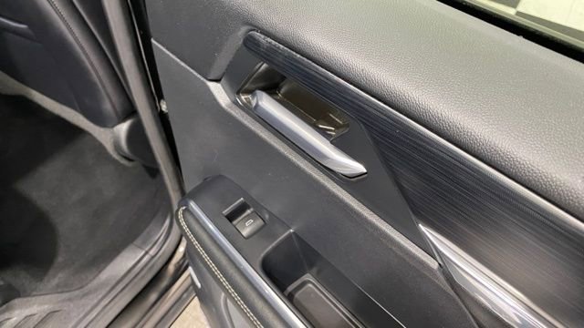 Used 2024 GMC Acadia Elevation image 28