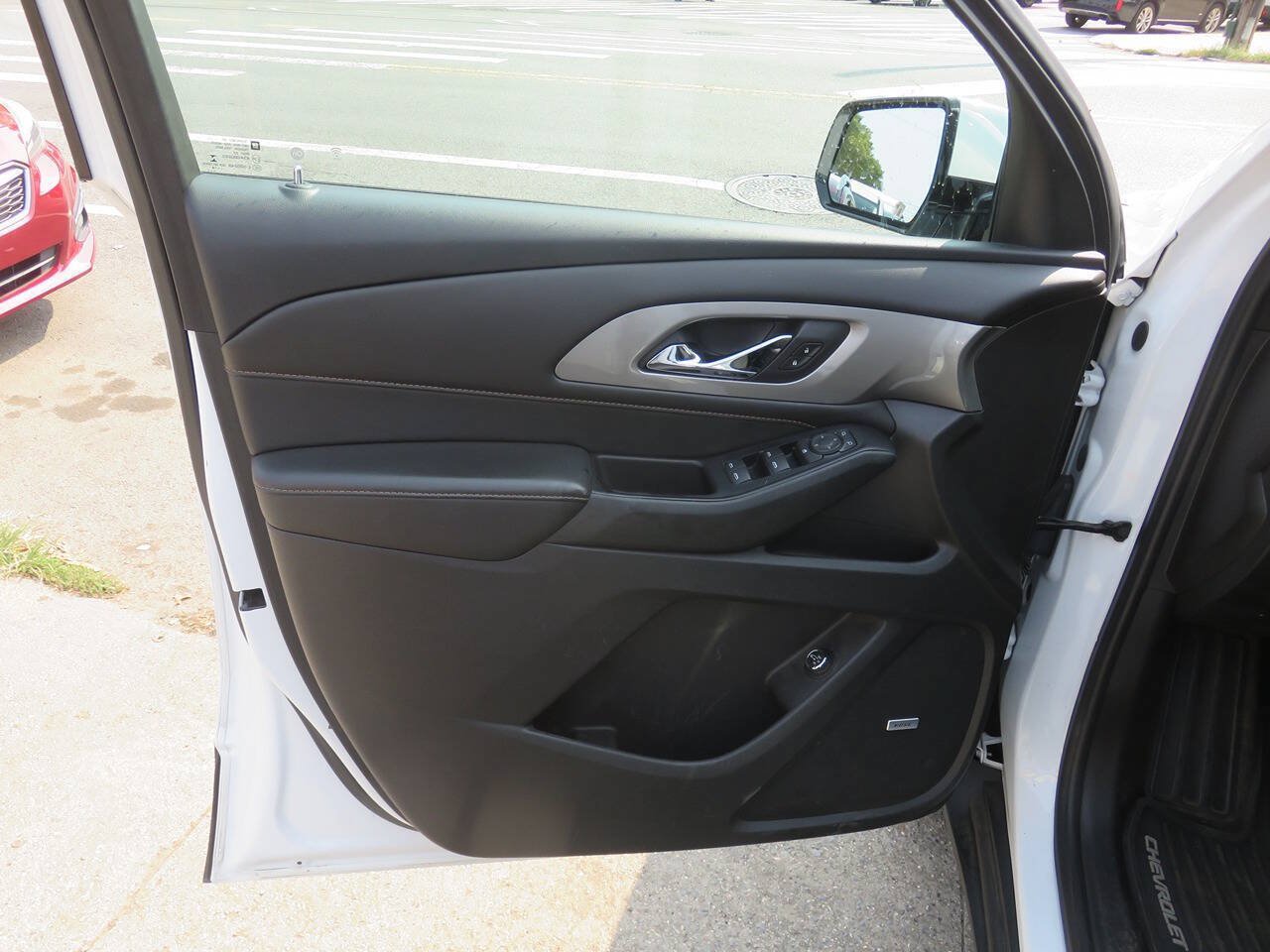 Used 2018 Chevrolet Traverse LT AWD/4WD image 26