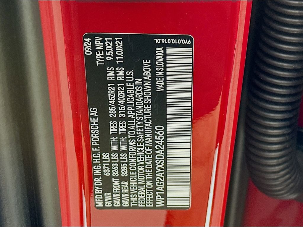 Certified 2025 Porsche Cayenne GTS AWD/4WD image 35