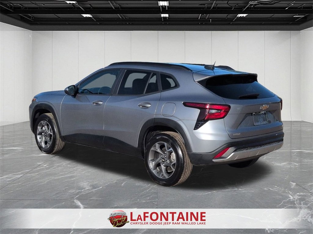 Used 2024 Chevrolet Trax LT w/ Driver Confidence Package image 6