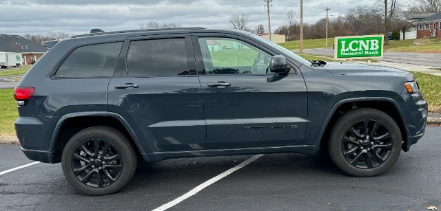 Used 2018 Jeep Grand Cherokee Altitude AWD/4WD image 7