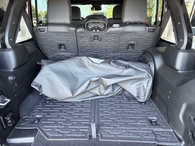 Used 2024 Jeep Wrangler Unlimited Rubicon AWD/4WD image 26
