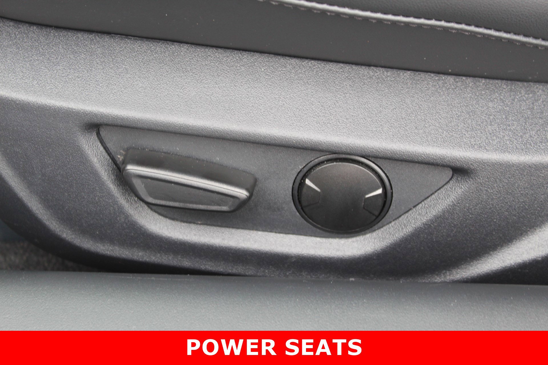 Used 2025 Ford Mustang GT Premium image 14