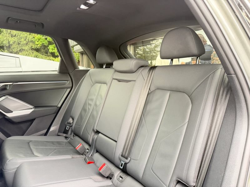 Used 2022 Audi Q3 2.0T Premium Plus w/ Premium Plus Package AWD/4WD image 16